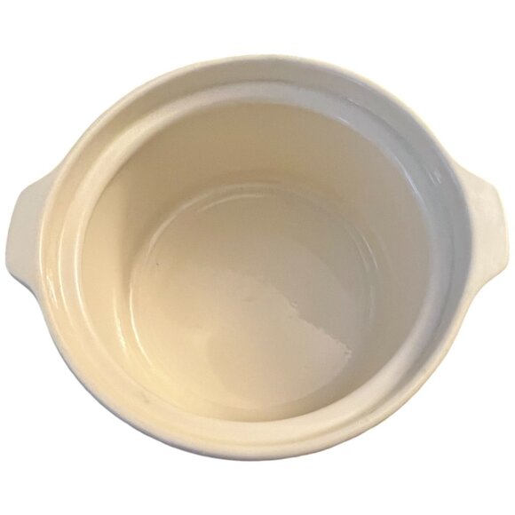 Wendover Lane Double-Handled Lidded Stoneware Baking Dish Holly 8" x 4" - Picture 11 of 16